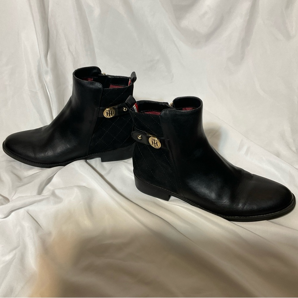 Tommy Hilfiger BootsWomens 8.5M Black Leather Side Zip Quilted Ankle Booties - Picture 6 of 7